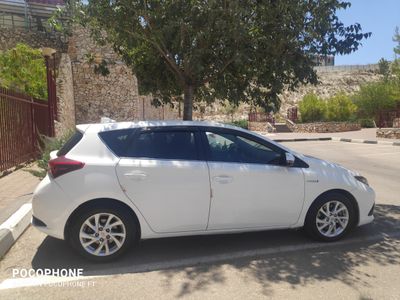 Toyota Auris 2nd hand, 2017