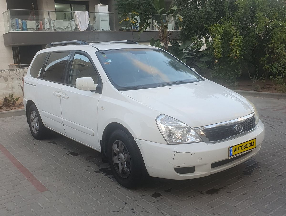 Kia Carnival 2nd hand, 2008, private hand