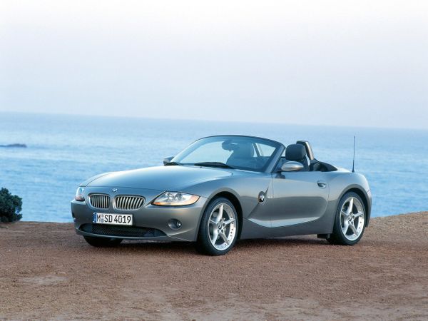 بي إم دبليو Z4 ‏2002. الهيكل، المظهر الخارجي. رودستر, 1 الجيل