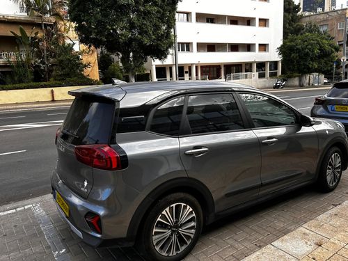 Kia Niro Plus, 2022, photo