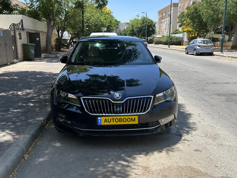 סקודה סופרב יד 2 רכב, 2018, פרטי