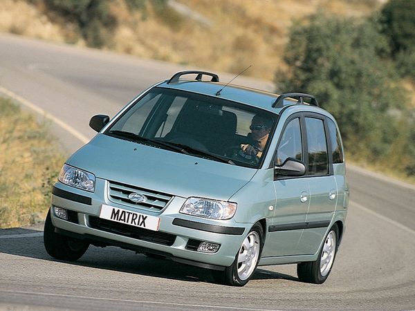 יונדאי מאטריקס 2001. מרכב, צורה. האצ'בק 5 דלתות, 1 דור