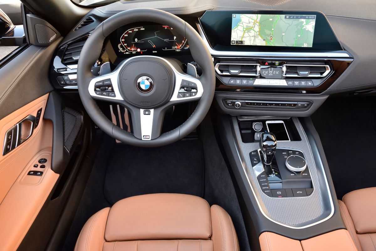 BMW Z4 2018. Tableau de bord. Roadster, 3 génération
