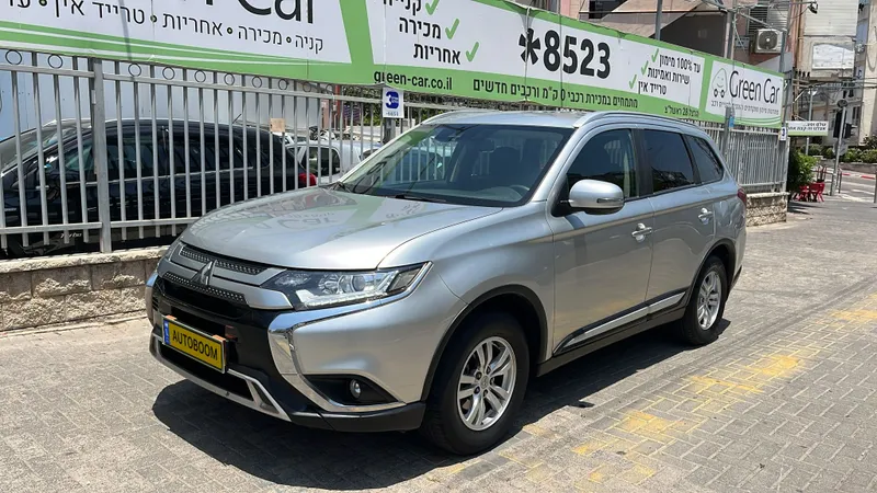 Mitsubishi Outlander 2nd hand, 2020