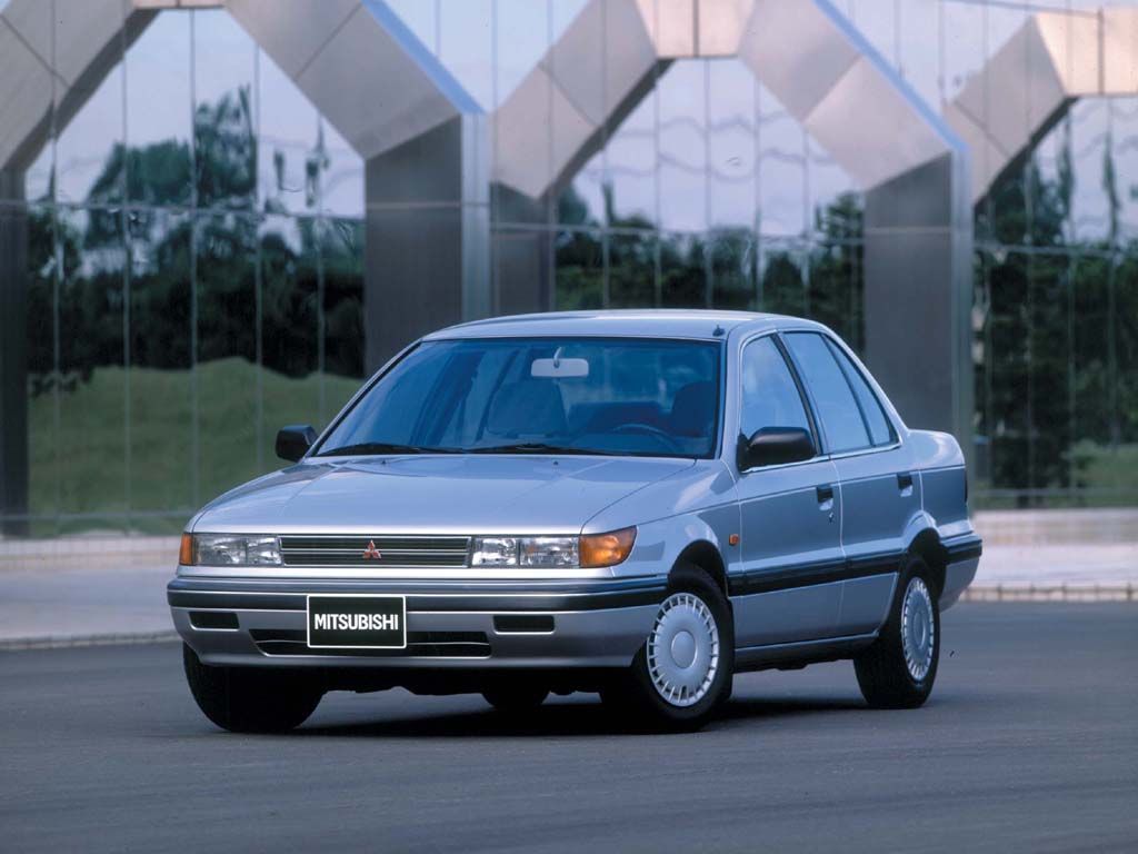 Mitsubishi Lancer 1988. Carrosserie, extérieur. Berline, 6 génération