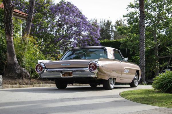 Ford Thunderbird 1961. Carrosserie, extérieur. Coupé sans montants, 3 génération