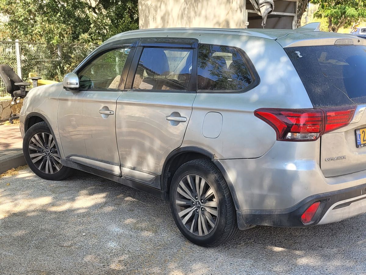 Mitsubishi Outlander 2ème main, 2021, main privée