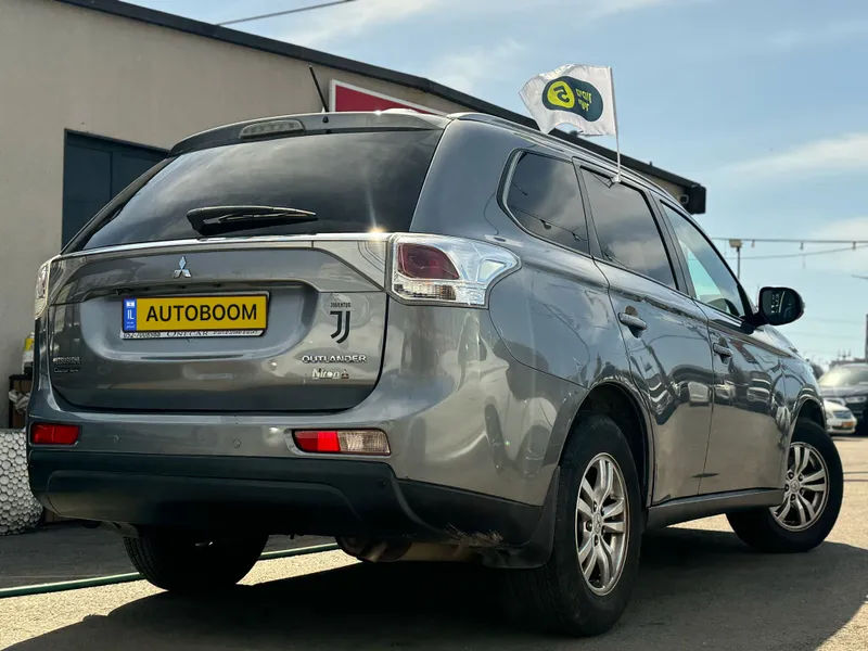 Mitsubishi Outlander 2nd hand, 2015