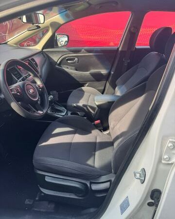 Kia Carens 2nd hand, 2019, private hand