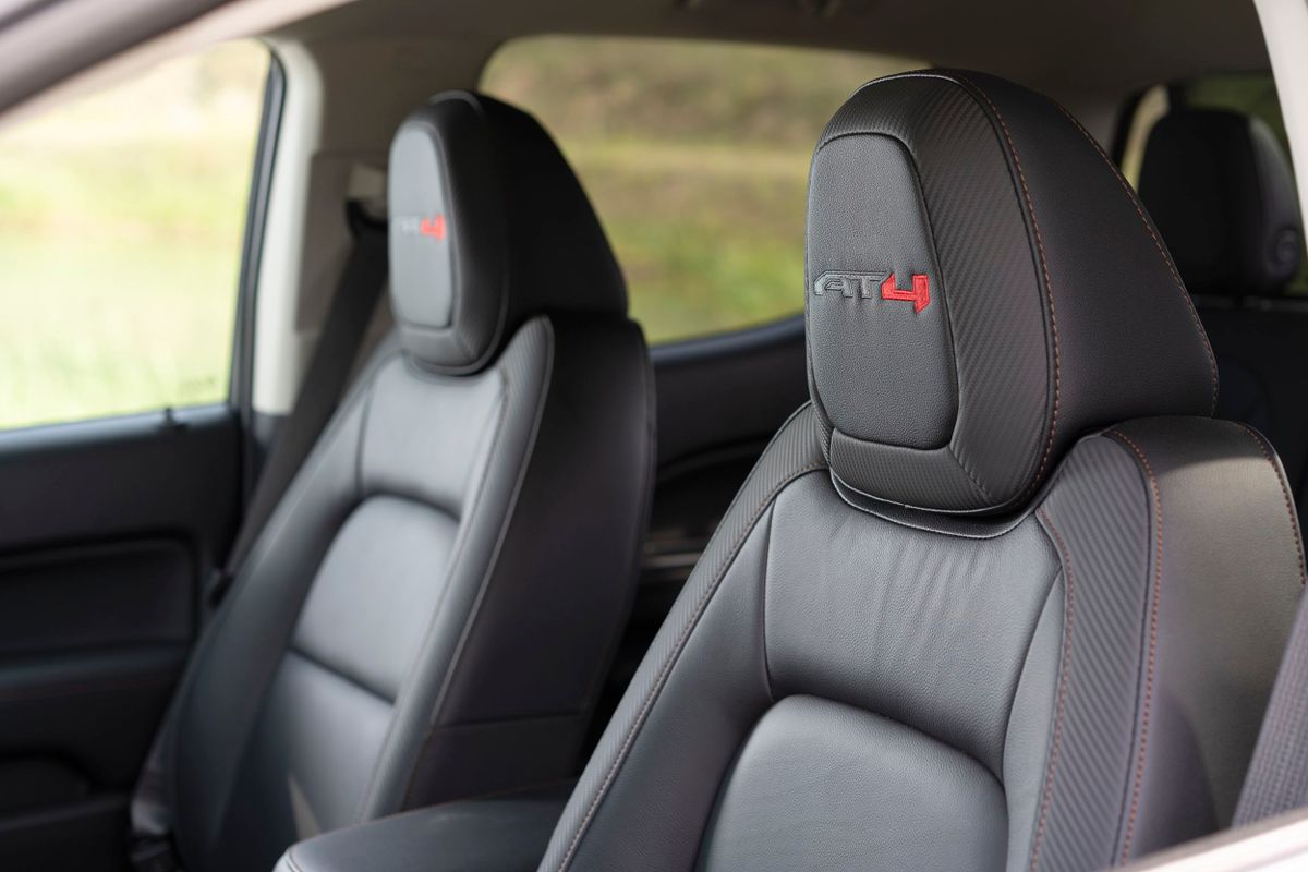 GMC Canyon 2020. Front seats. Pickup double-cab, 2 generation, restyling