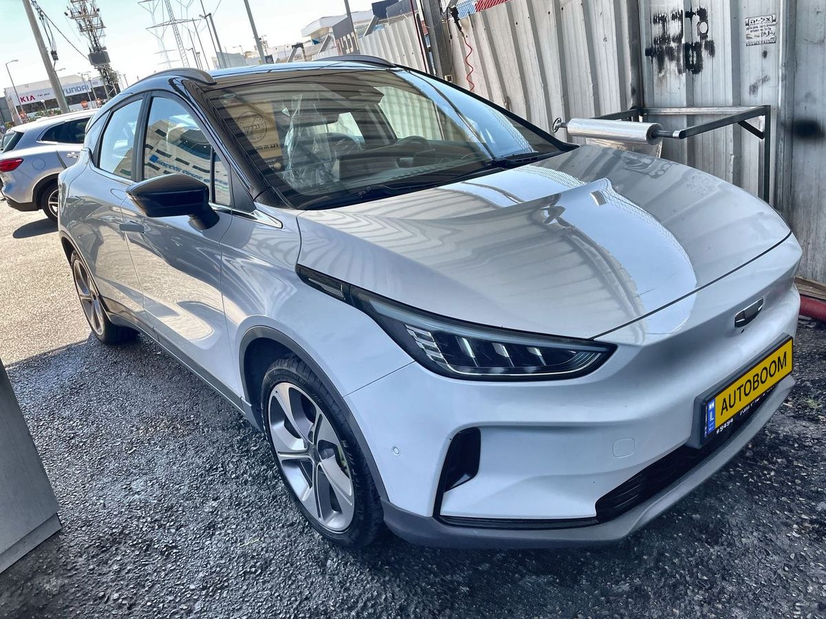Geely Geometry C 2nd hand, 2022, private