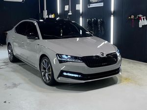 Škoda Superb, 2021, photo