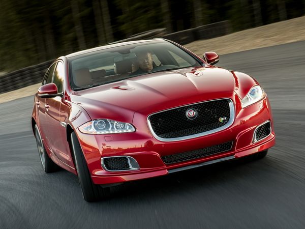 יגואר XJR ‏2013. מרכב, צורה. סדאן, 4 דור