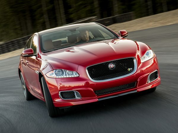 جاغوار XJR ‏2013. الهيكل، المظهر الخارجي. سيدان, 4 الجيل