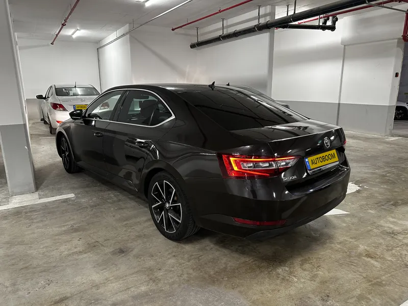 Škoda Superb 2ème main, 2016, main privée