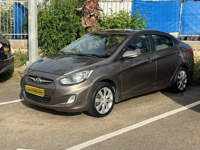 Hyundai i25 с пробегом, 2012