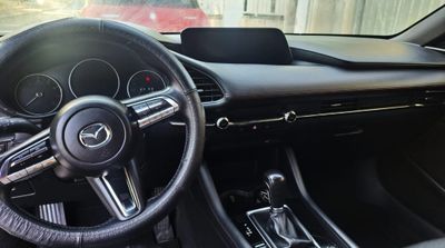 Mazda 3 2nd hand, 2022, private hand