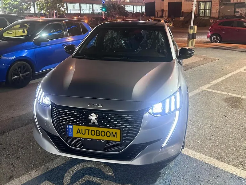 Peugeot 208 2nd hand, 2022, private