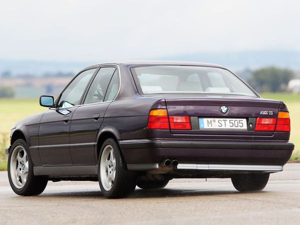 BMW M5 1988. Carrosserie, extérieur. Berline, 2 génération