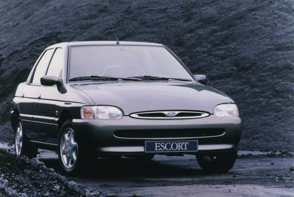 Ford Escort 1995. Carrosserie, extérieur. Berline, 5 génération, restyling 2