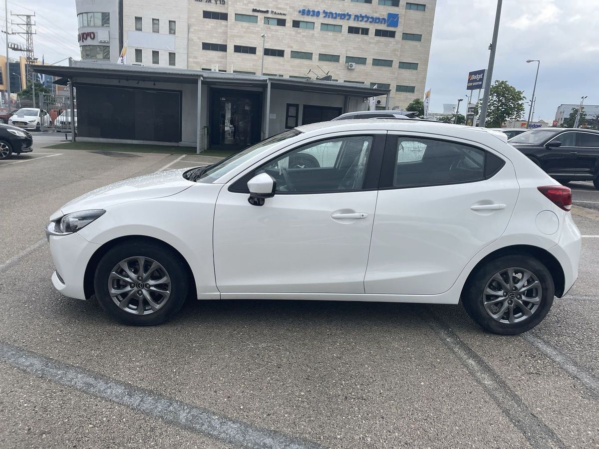 Mazda 2 с пробегом, 2022