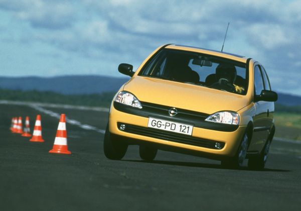 אופל ויטה 2001. מרכב, צורה. מיני 3 דלתות, 3 דור