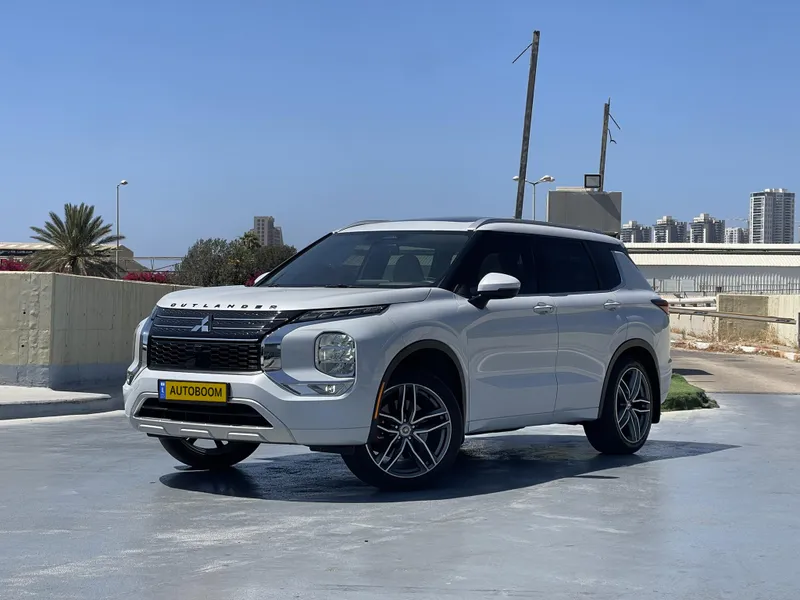 Mitsubishi Outlander с пробегом, 2023, частная рука