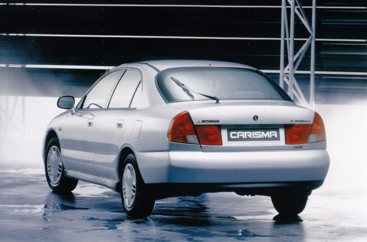 Mitsubishi Carisma 1995. Carrosserie, extérieur. Hatchback 5-portes, 1 génération