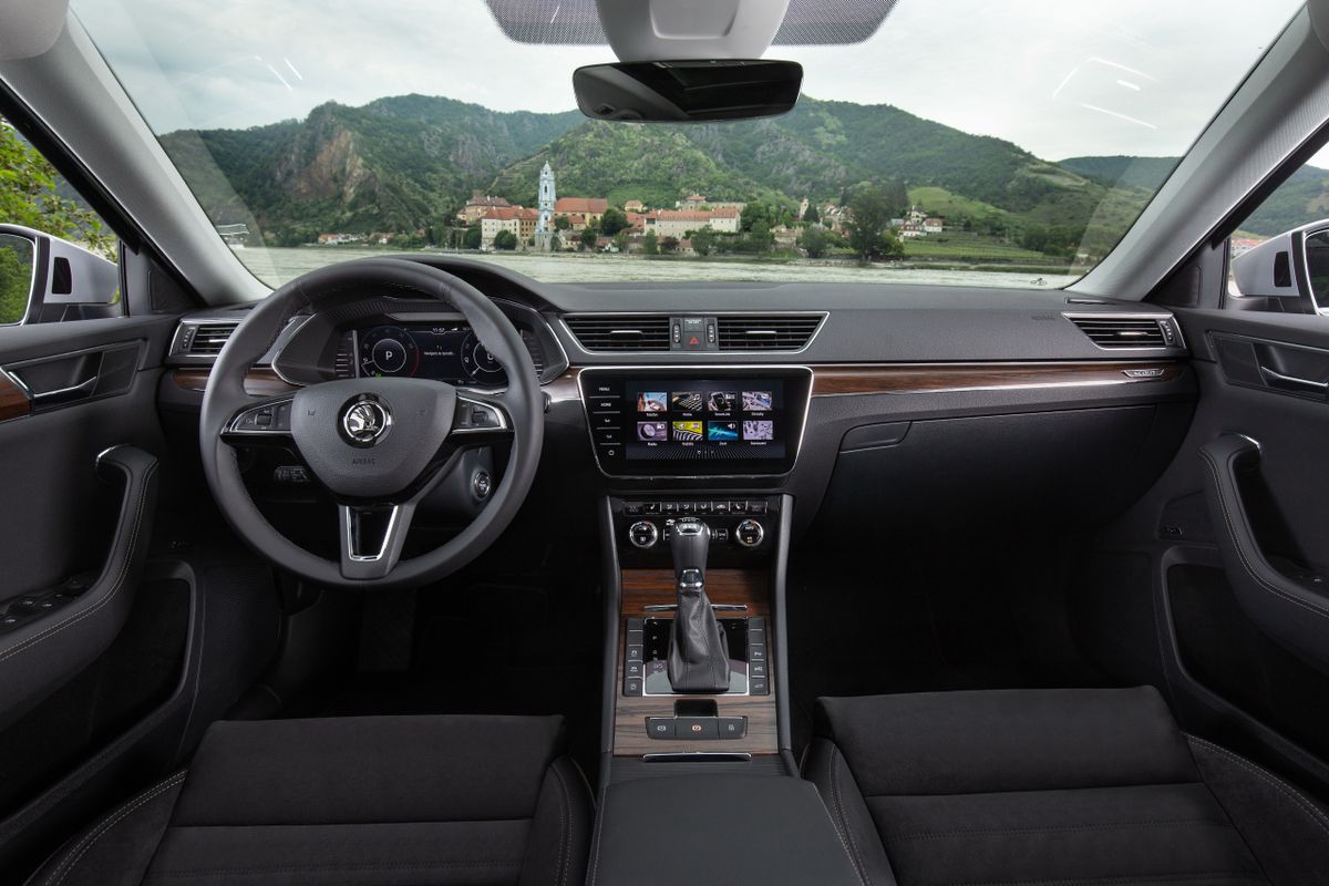 Škoda Superb 2019. Siéges avants. Liftback, 3 génération, restyling