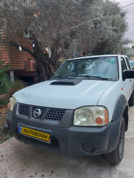 Nissan NP300 с пробегом, 2011, частная рука