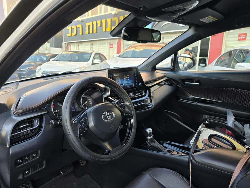 Toyota C-HR 2nd hand, 2019, private hand