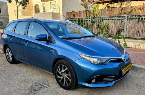 Toyota Auris 2nd hand, 2016, private hand