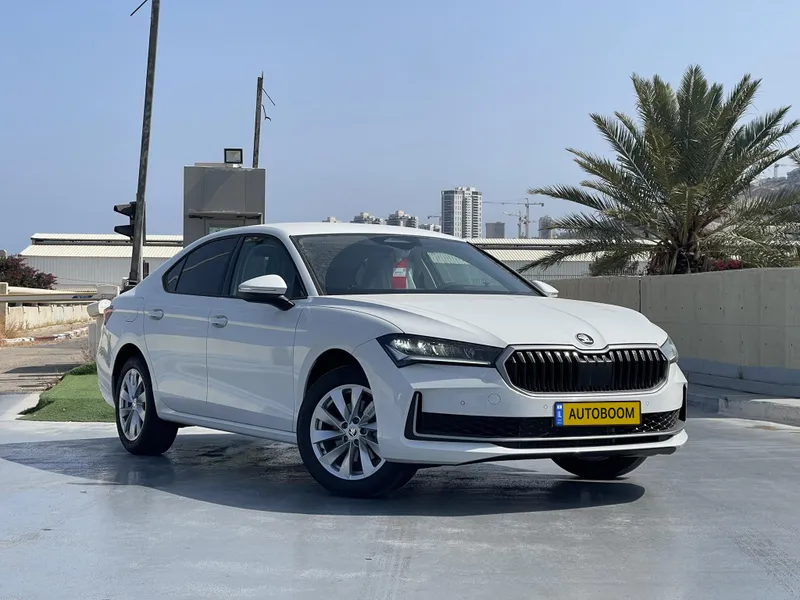 Skoda Superb 2nd hand, 2025