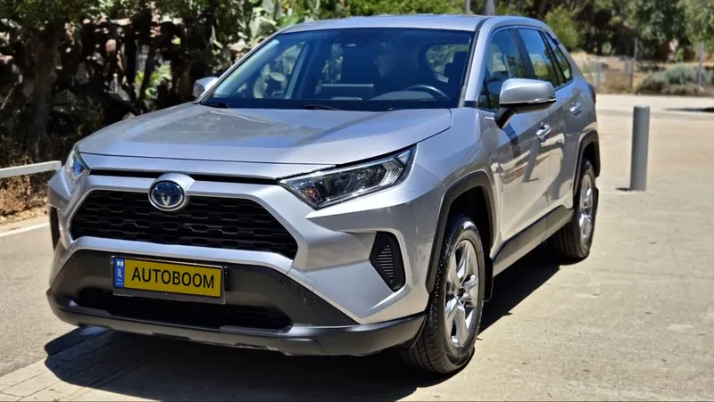 Toyota RAV4 с пробегом, 2023