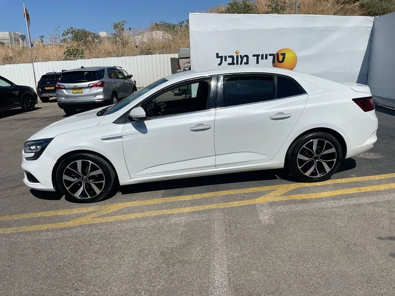רנו מגאן יד 2 רכב, 2021