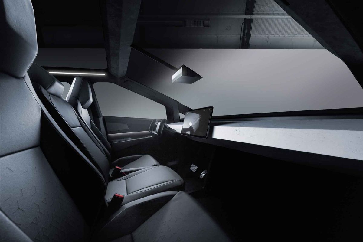 Тесла Кибертрак 2021. Передние сидения. Пикап Двойная кабина, 1 поколение