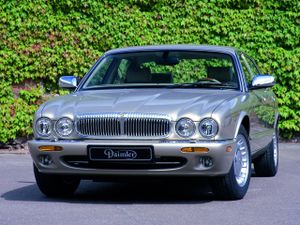 דיימלר X308 1997. מרכב, צורה. סדאן, 1 דור