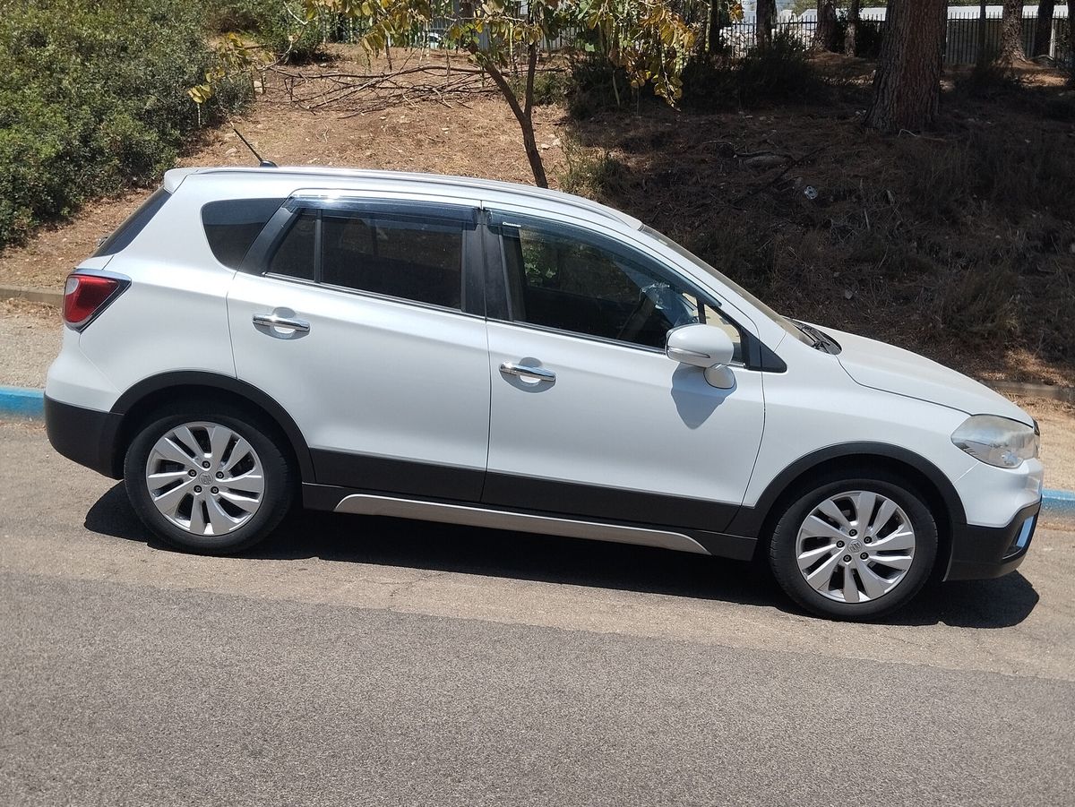 Suzuki Crossover 2ème main, 2021, main privée
