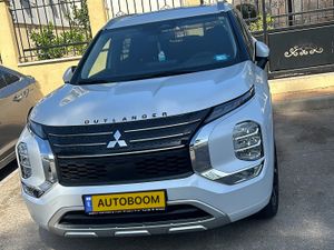 Mitsubishi Outlander, 2023, photo