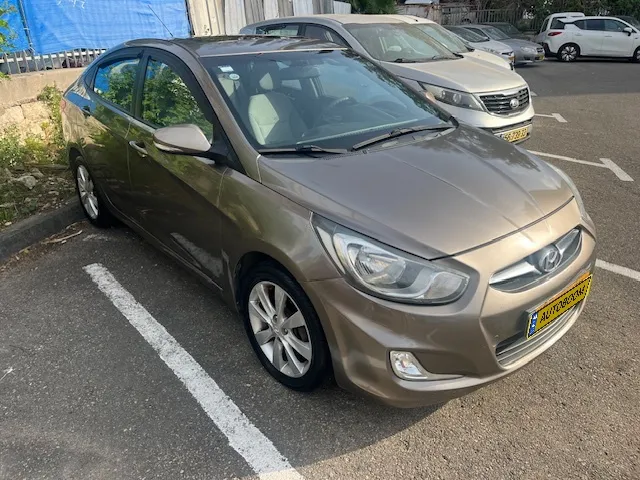 Hyundai i25 2nd hand, 2012