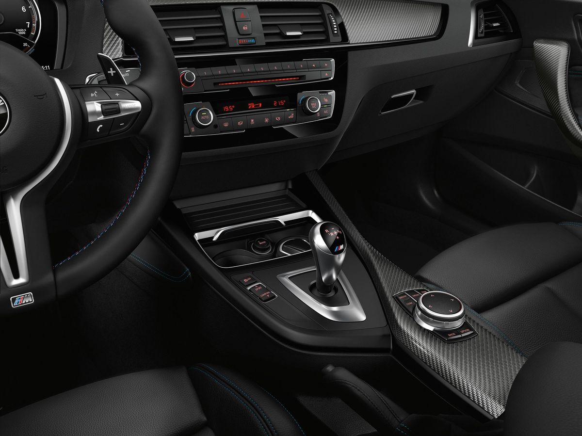 BMW M2 2017. Center console. Coupe, 1 generation, restyling