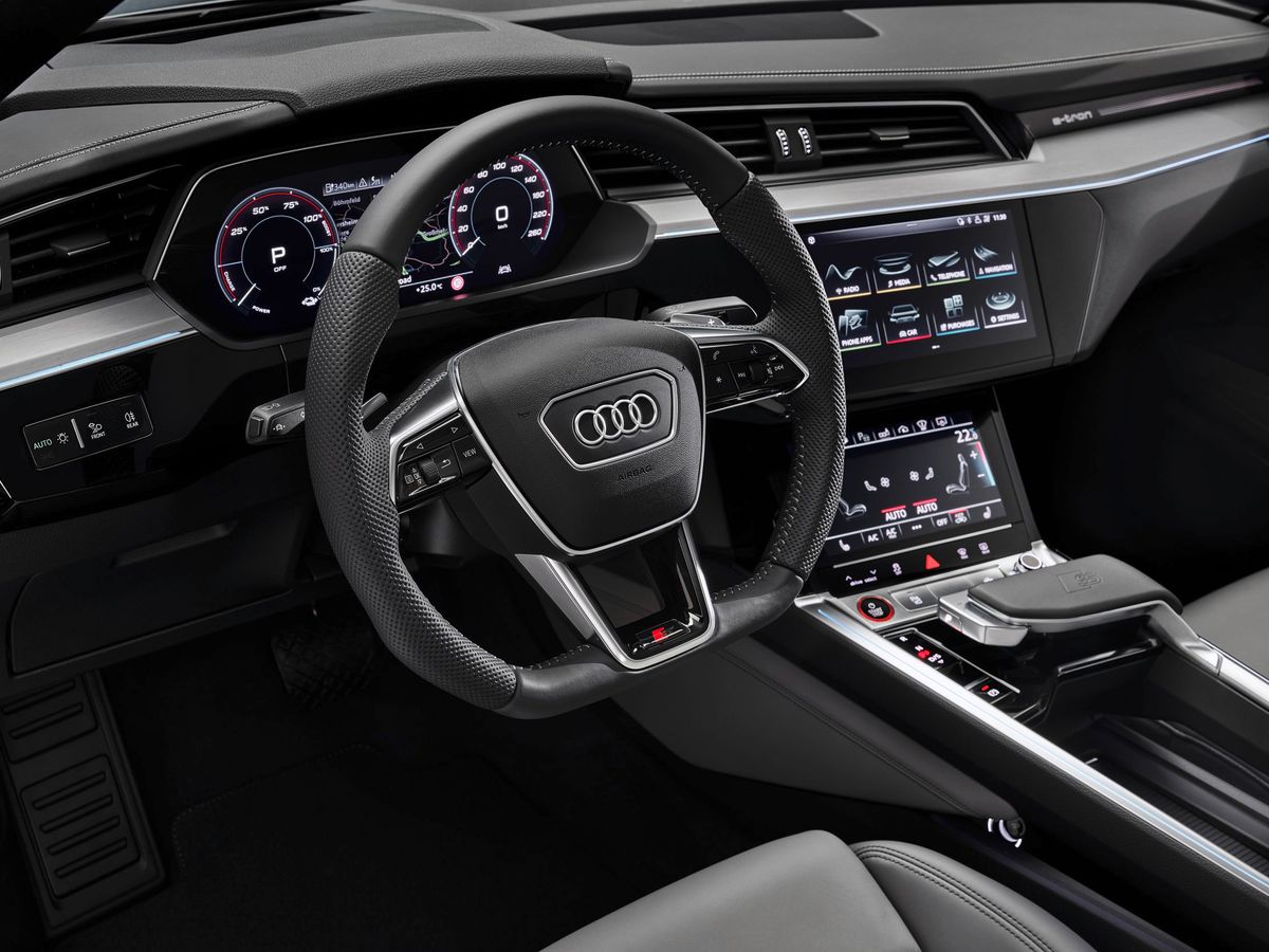 Audi SQ8 Sportback e-tron 2020. Tableau de bord. VUS Coupé, 1 génération