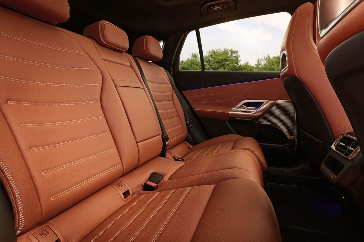 Mercedes GLC EQ 2025. Задние сидения. Внедорожник 5 дв., 1 поколение
