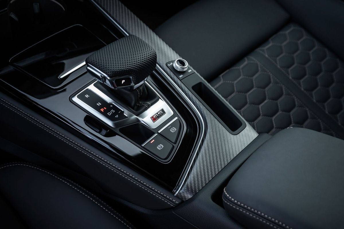 Audi RS5 2019. Console centrale. Liftback, 2 génération, restyling