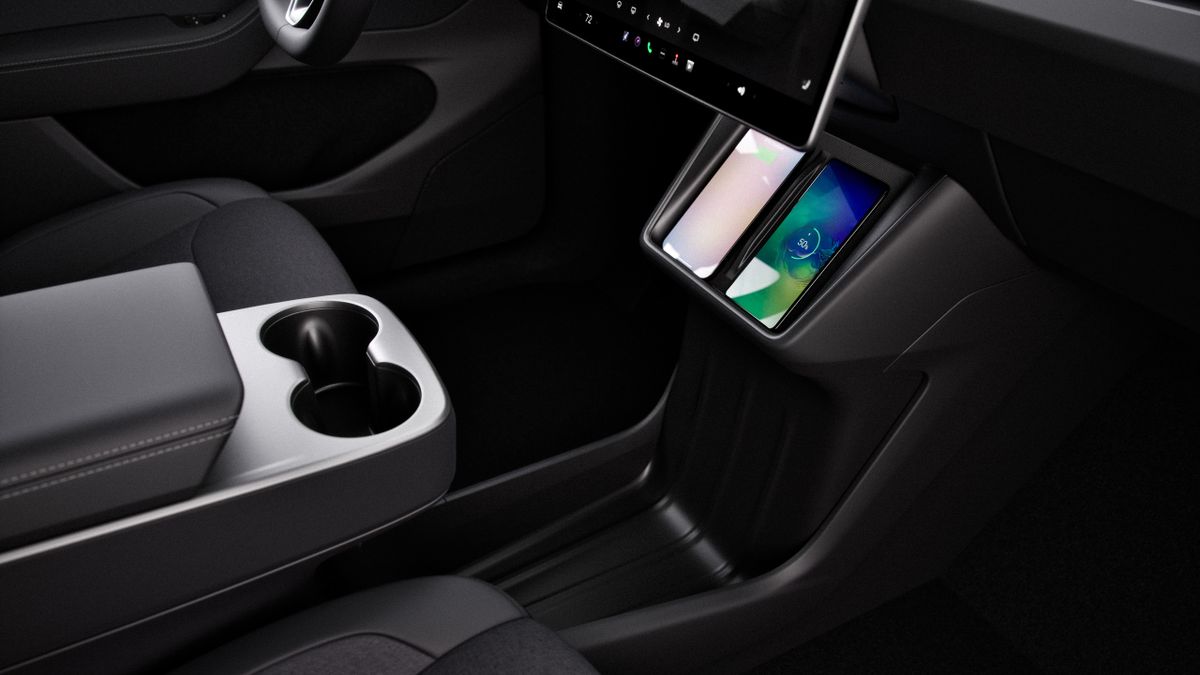Tesla Model Y 2025. Центральная консоль. Внедорожник 5 дв., 1 поколение, рестайлинг