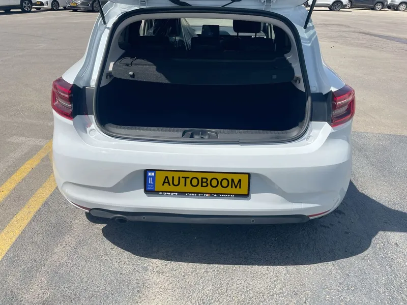 Renault Clio 2nd hand, 2022