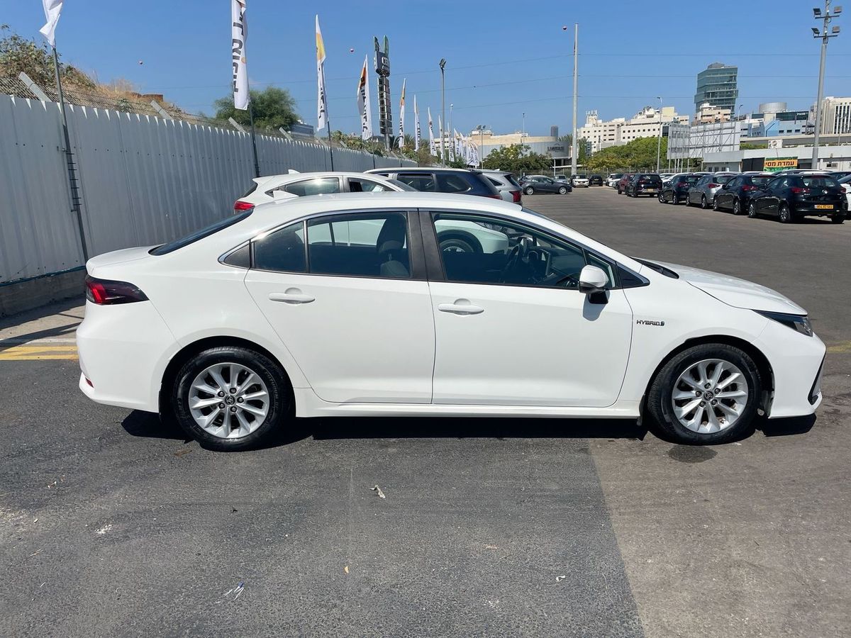 Toyota Corolla 2nd hand, 2021