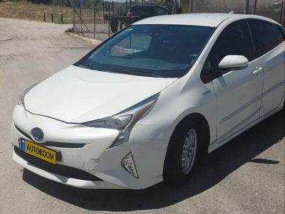 Toyota Prius 2nd hand, 2017, private hand