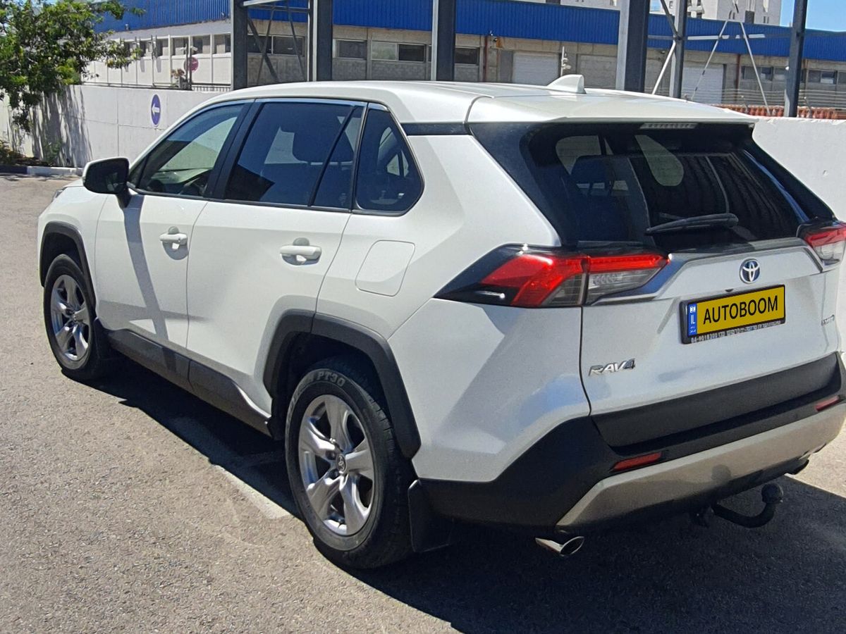 Toyota RAV4 2nd hand, 2022, private hand