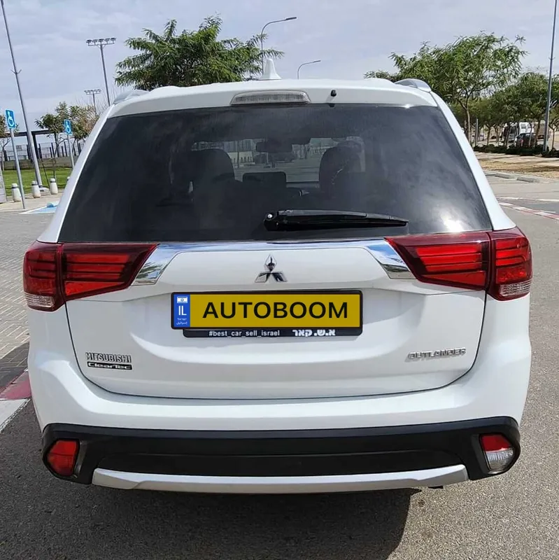 Mitsubishi Outlander с пробегом, 2018